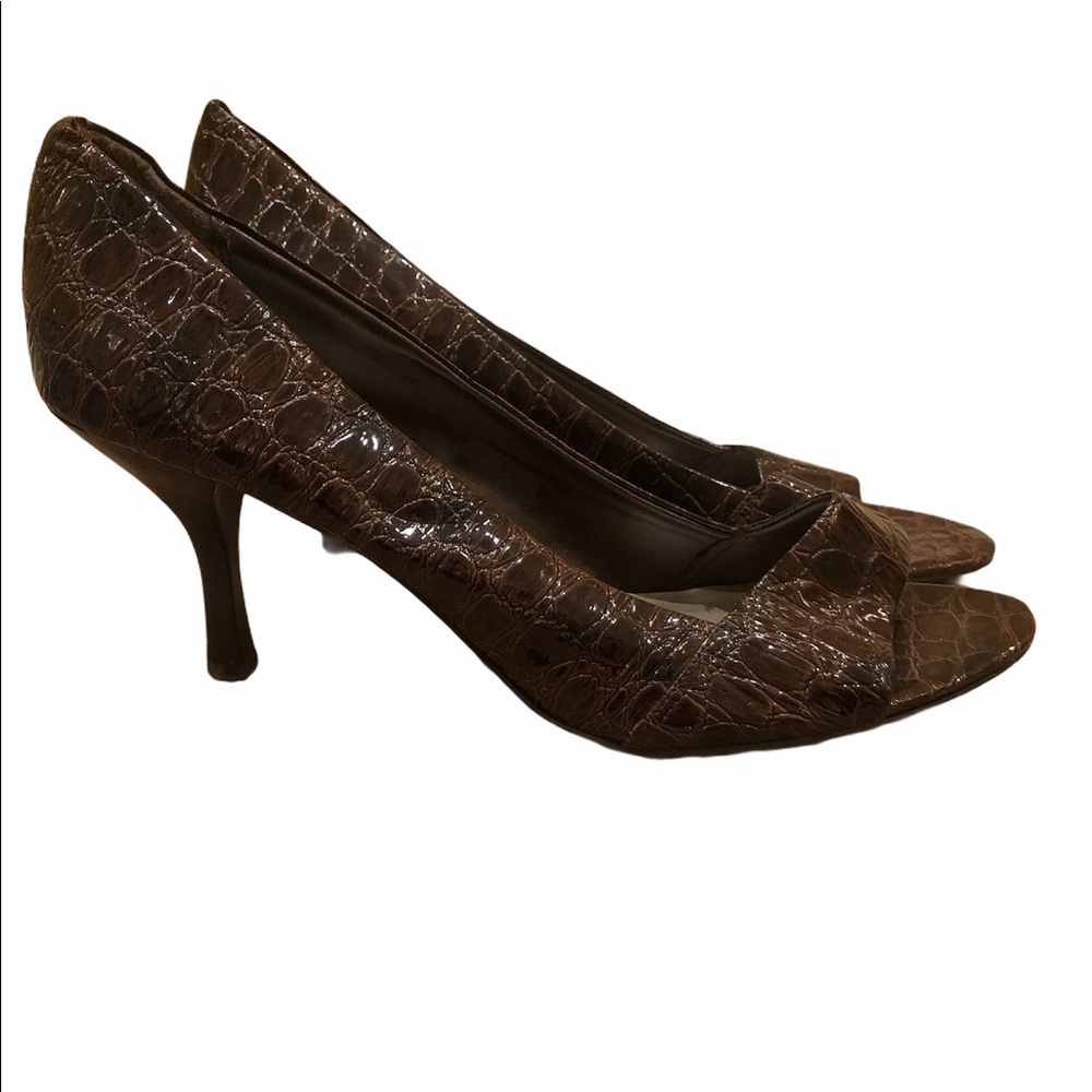 NWOT Brown Apt 9 Faux Snakeskin Heels